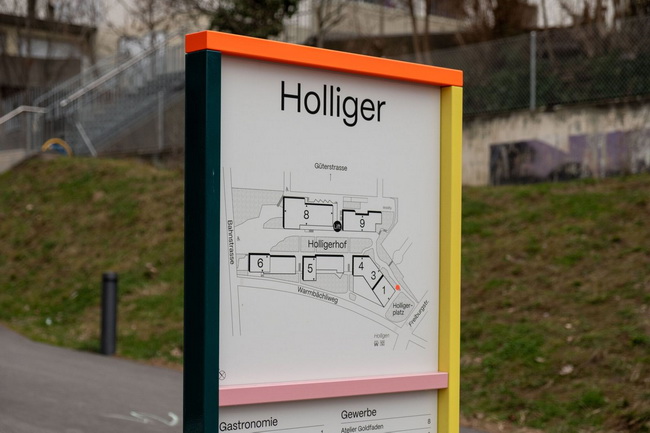 bunte stelen fuer ueberbauung orientierung 02