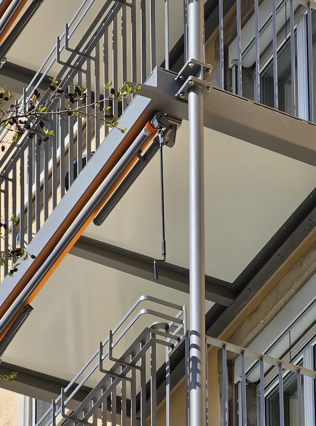 anbaubalkon mfh altbau mit sonnenschutz 04