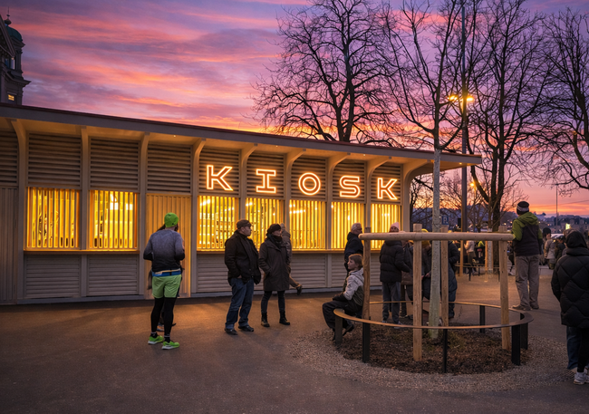 kiosk am buerkliplatz leuchtschrift 03